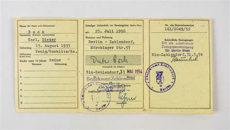 Ausweis für Vertriebene und Flüchtlinge | DDR Museum Berlin