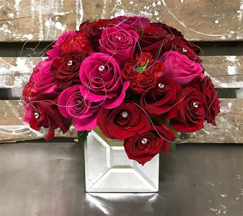 The little market bunch offer same day flowers delivery to the majority of suburbs in melbourne and also deliver on monday to sunday.the little market bunch is a beautiful online florist, delivering fresh and affordable bouquets in melbourne. Red Roses for the special someone in your life. #redroses ...