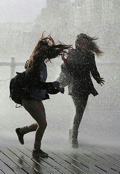 24 Hours In Pictures Dancing In The Rain I Love Rain Walking In The