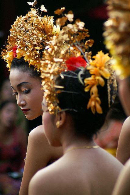 Beautiful Dancers From Bali Seni Indonesia Bali