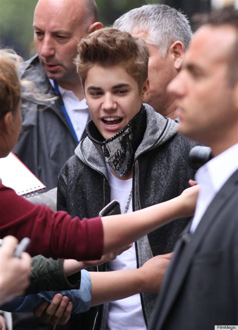 Justin Bieber Wears Skull Mask In London Photos Huffpost Life