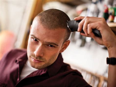 But instead of just leaving it at that, i wanted to provide a resource for anyone else (girls or so i decided to share my experience doing a diy buzz cut at home (yes, as a girl) so i could create this resource and show you what clippers #6 through #2. How to get the perfect clipper cut - Men's Health