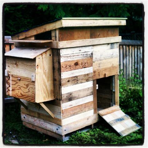 The coop looks great and won't cost an arm and a leg to build. The Yellow House Project: Pallet Chicken Coop