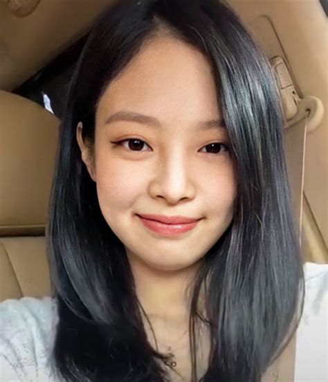 9 Foto Jennie Yang Cantik Terbaru Galeri Puas