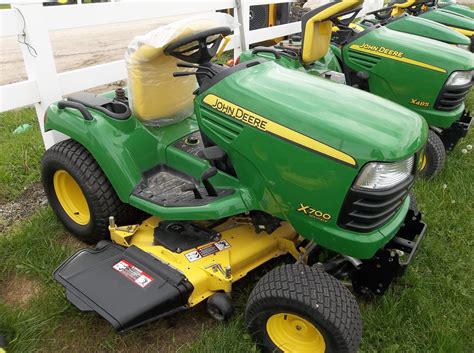 2010 John Deere X700 Lawn & Garden and Commercial Mowing - John Deere
