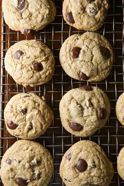 So we all know that chips are my weakness! Gluten-Free Chocolate Chip Cookies - Gluten-Free Baking