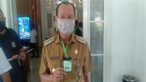 Gunung agung terus menyemburkan asap dan abu vulkanik dengan ketinggian yang terus meningkat, mencapai ketinggian 3.000 meter dari puncak. Aiciro Di T.agung - Derita Kanker Otak Glioblastoma, Karakter Milky Man Agung ... / Il ...