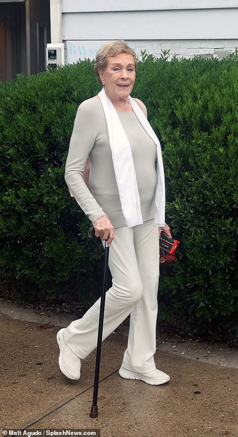 Exclusive Julie Andrews 87 Looks Radiant As Shes Spotted Walking