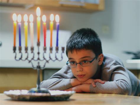 Jewish Australians Prepare To Celebrate Hanukkah On 25 December Sbs Life