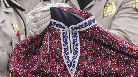 Maybe you would like to learn more about one of these? Barang Korban Lion Air JT 610, dari Baju Pramugari ke ...
