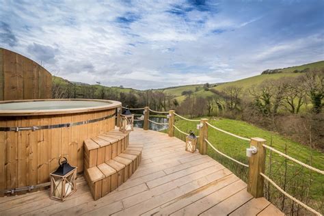Glamping With Hot Tubs Best Uk Glamping Sites With Hot Tubs Cool Places To Stay In The Uk