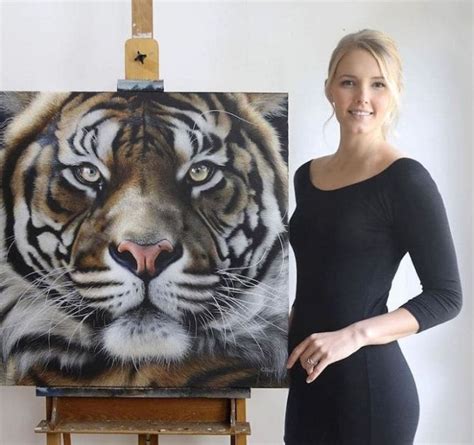 An Artist Makes Remarkable Hyper Realistic Wildlife Paintings
