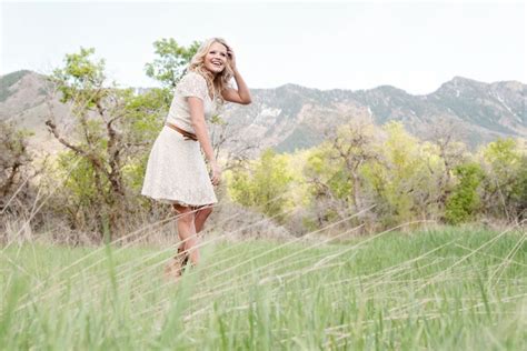 Pin By Amber Bauerle On Senior Photography By Frosted Productions Senior Pictures Utah Senior