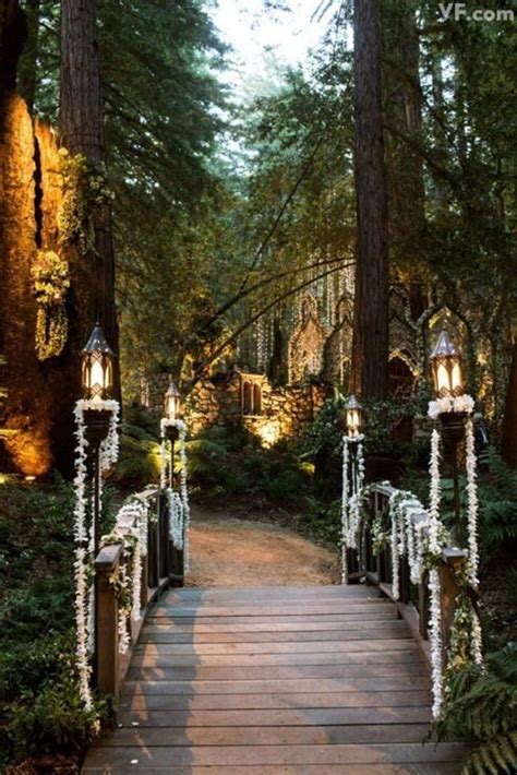 20 Gorgeous Walkway Ideas Leading Guests To Your Wedding Event
