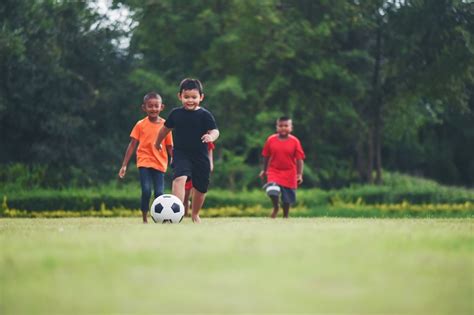 5 Manfaat Sepak Bola Untuk Pertumbuhan Anak Dan Kehidupan Sosialnya