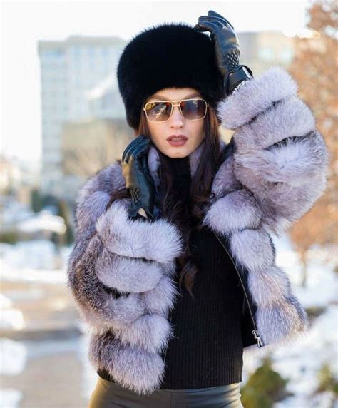 Pin By Michiel Q On Furcoat Beauties Fur Coats Women Fur Fashion Fur