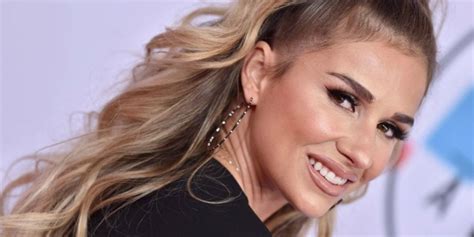 Jessie James Decker Opens Up About Post Pregnancy Weight Loss Goals As