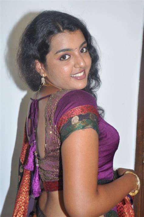 Divya Nagesh Photos Latest Hd Images Pictures Stills Pics Filmibeat