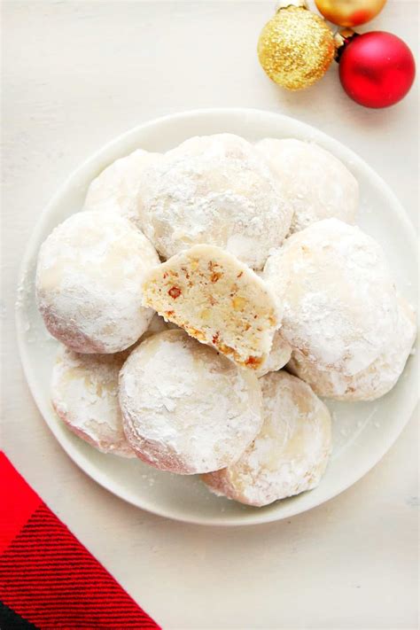 classic snowball cookies crunchy creamy sweet