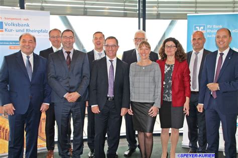 Wenn sie erfahrungen mit diesem unternehmen gesammelt haben, teilen sie diese hier mit anderen seitenbesuchern. Es fehlt wohl nur noch der Name?