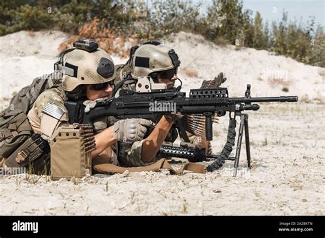 Members Of Us Army Rangers Machinegun Crew During The Fight In The