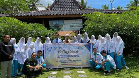 Kegiatan Outing Class Siswa Teknologi Farmasi Smk Muhammadiyah Kota