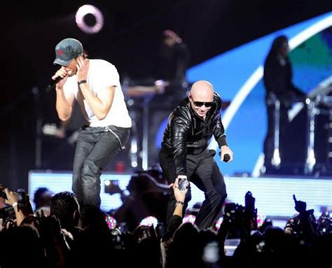 Enrique Iglesias And Pitbull Take The Stage For The Concert Finale At