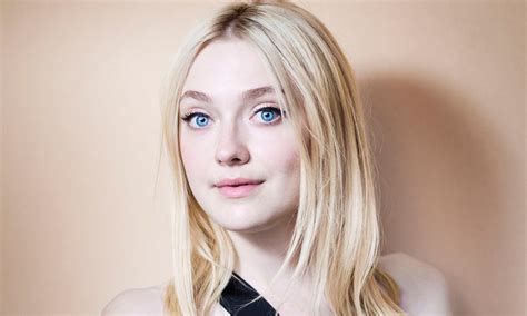 Known for her racy covers in sports illustrated swimsuit issues, upton's curvaceous body, and her blonde bombshell appearance have made her a glamor icon. wallpaper dakota fanning, actress, blonde, blue-eyed HD ...
