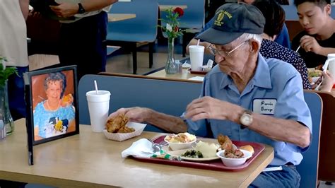 93 Year Old Man Eats Lunch Next To A Picture Of His Late Wife Every Day