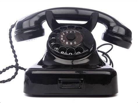 Bonito Teléfono Alemán Fabricado En Los Años 40 En Buen Estado De