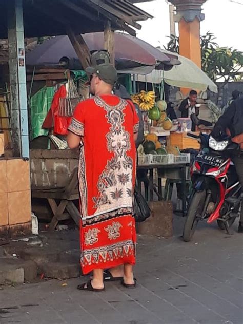 7 Kelakuan Nyeleneh Turis Asing Saat Liburan Di Bali Ini Bikin Geleng