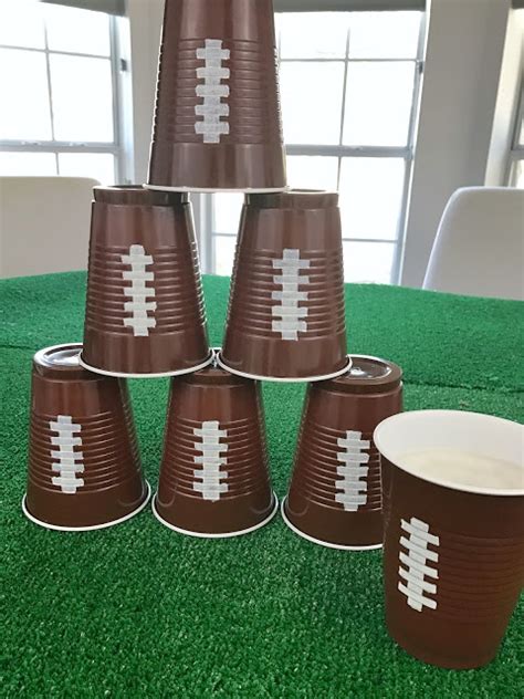 Super Easy Football Party Decorations Just In Time For The Big Game