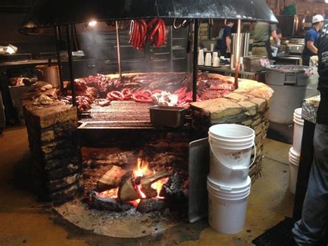 The Small Open Air Grill Picture Of Salt Lick Bbq Driftwood