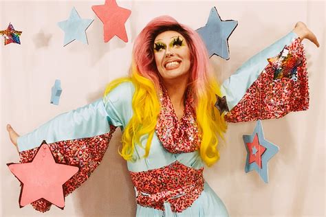 drag queen story hour and art making new art center in newton