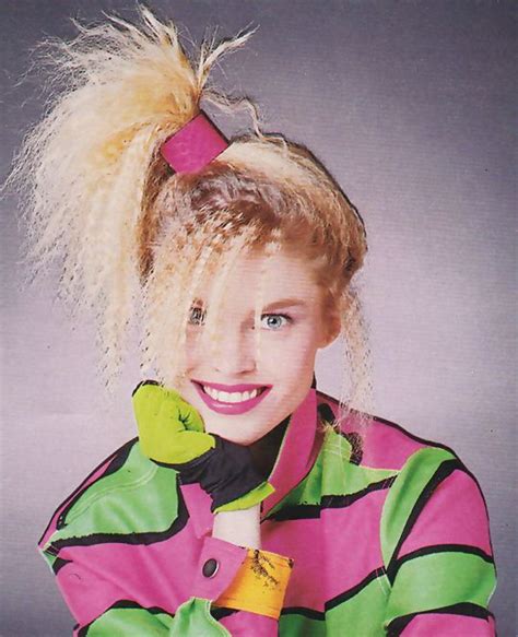 23 Models 80s Scrunchie Hairstyle