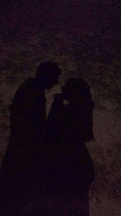Cute Couple Shadow Picture Couple Shadow Shadow Pictures Sneaking Out Aesthetic Couple
