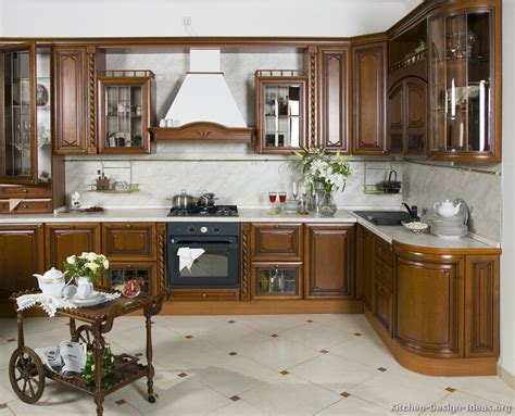Aran cucine has been producing kitchens in italy since 1962 and is committed to providing. Italian Kitchen Design - Traditional Style Cabinets & Decor