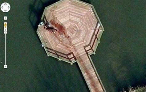 How to get a satellite view of any location using google earth. 15 Google Maps Images That Seem to Freak People Out ...