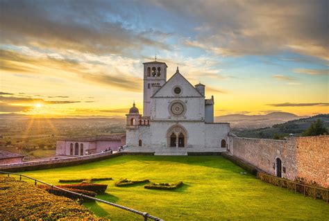 wonders of italy the basilica of st francis in assisi italy magazine
