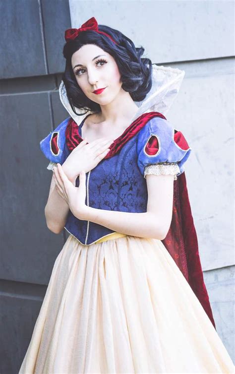 Snow White Cosplay Cosplay Amino