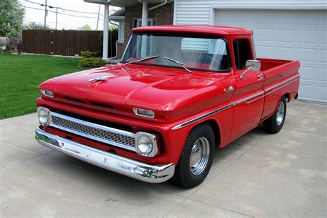 1962 chevrolet c10 custom pickup front 3 4 208026