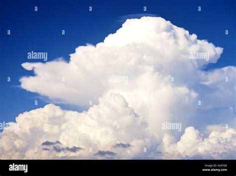 Cumulus Nimbus Cloud Formation Stock Photo Alamy