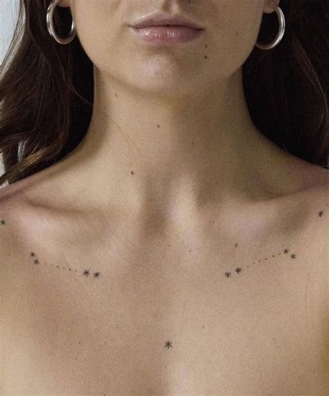 37 Mini Tattoos Of Moon And Stars To Bring A Piece Of Sky With You