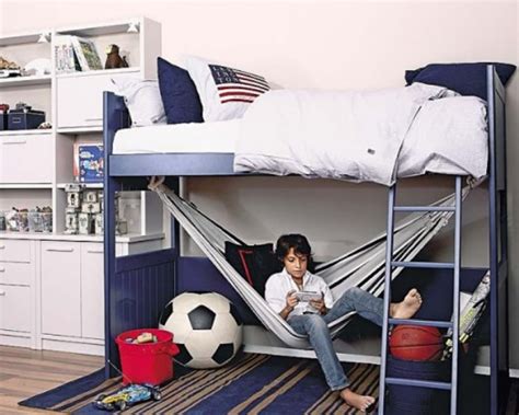 The minimum hang distance for a hammock, generally speaking, is about 9 ft (2.7 m), but much depends on what hammock you have. 10 Insanely Awesome Bedrooms that Kids Dreams are Made Of ...