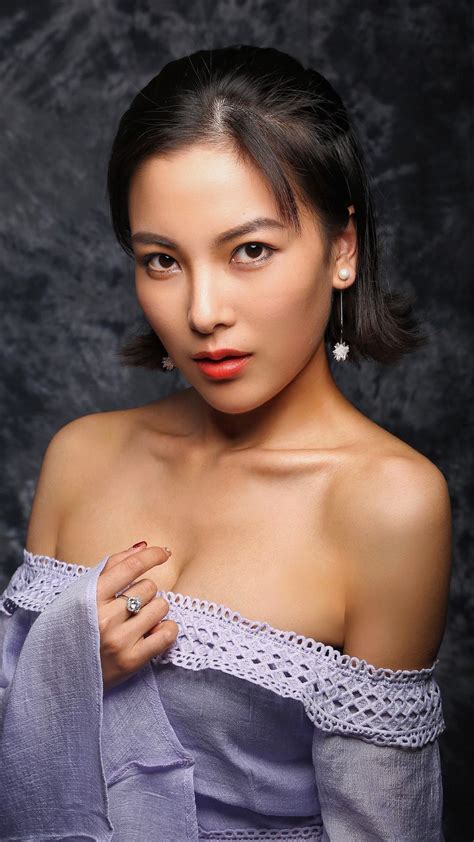 Model Bare Shoulders Women Asian Looking At Viewer Brunette Portrait Display Wallpaper