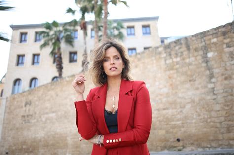 israeli actress noa tishby s simple guide to israel shakes up us progressives the times of