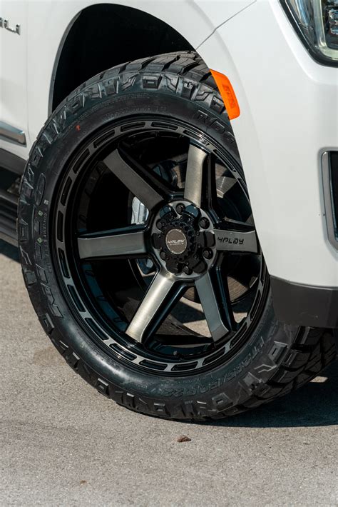 Gmc Yukon Denali 4play Wheels 4p63 22x10 2855022 Tires No Lift