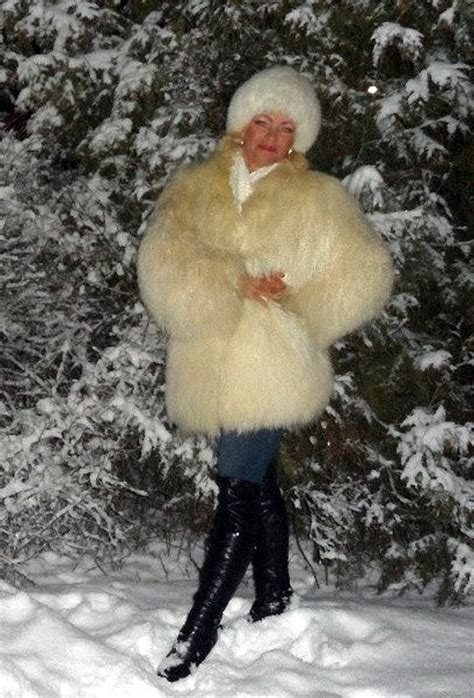 Fur Fashion Older Women Fur Coat Real Gorgeous Lady Pins Model