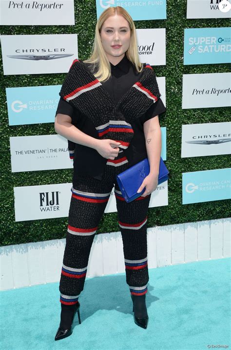 Insisting on her right to make up her own mind, she demands freedom of thought and action. Hayley Hasselhoff à la journée OCRF's 2nd Annual Super Saturday LA à Santa Monica, le 16 mai ...