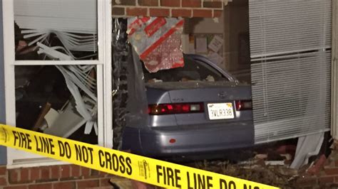 Car Drives Into Cary Office Building Abc11 Raleigh Durham